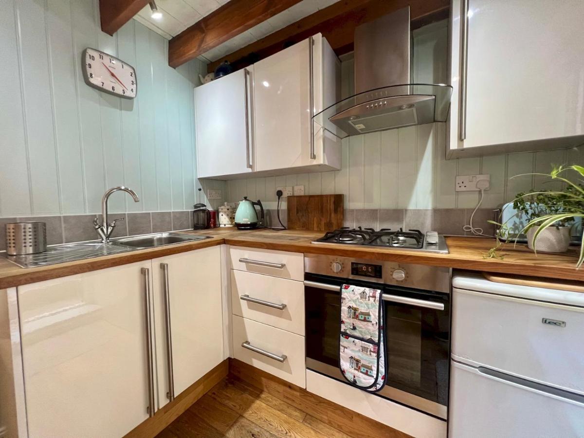 Pass The Keys 64 Church Street Characterful 2-Bed Cottage In The Heart Of Town Kingsbridge  Dış mekan fotoğraf